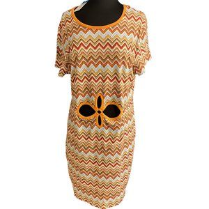 RUE21 PLUS WOMEN'S ZIG ZAG PATTERN DRESS WITH FLOWER OPENING SIZE 3X NWT